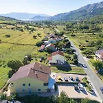Sara & Kiki * Baška