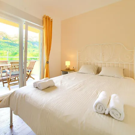 Sara & Kiki 아파트 바슈카