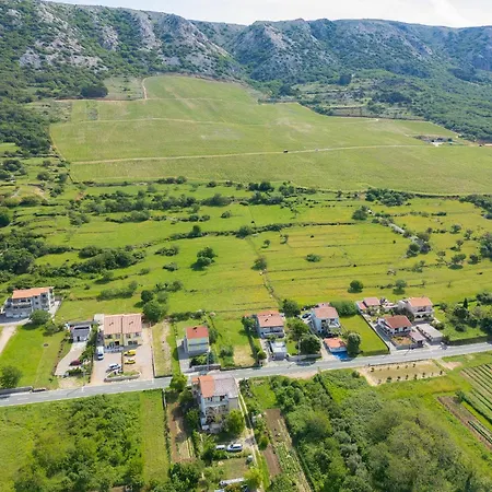 Sara & Kiki 아파트